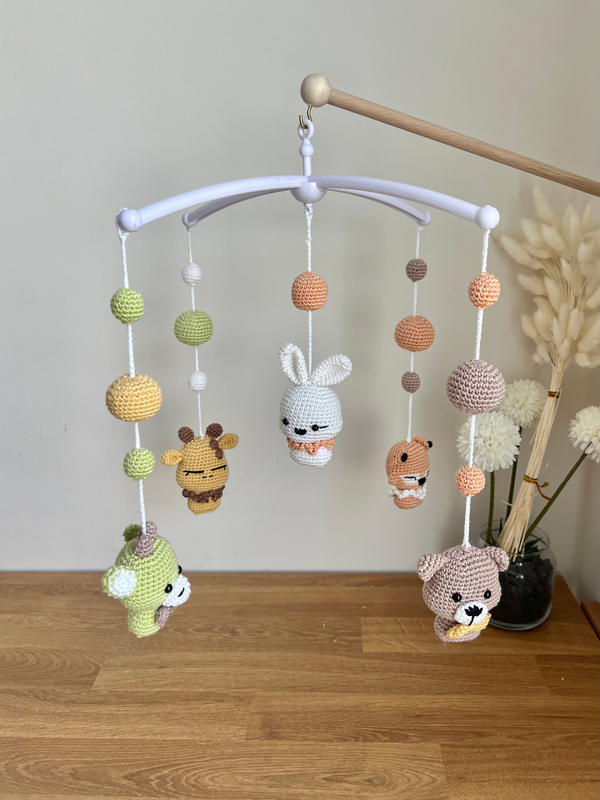 Mobile musical minigurumi
